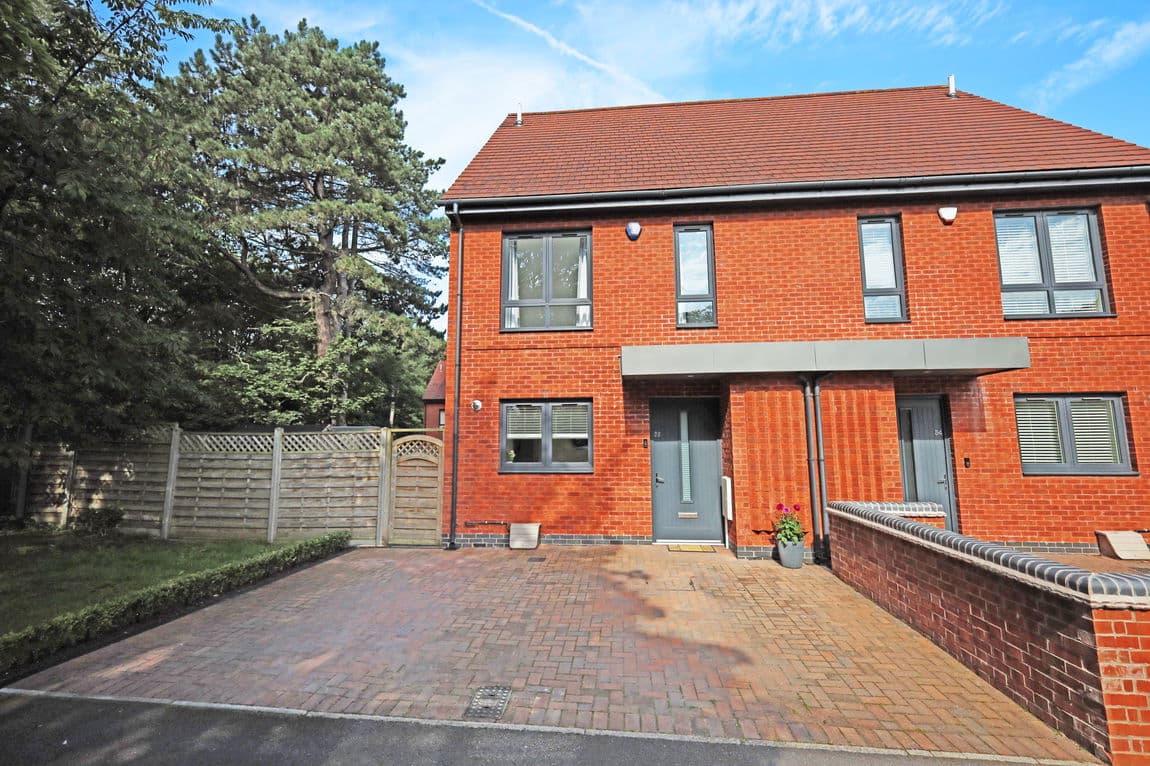 Pennington Gardens, Cheadle, SK8 2GN
