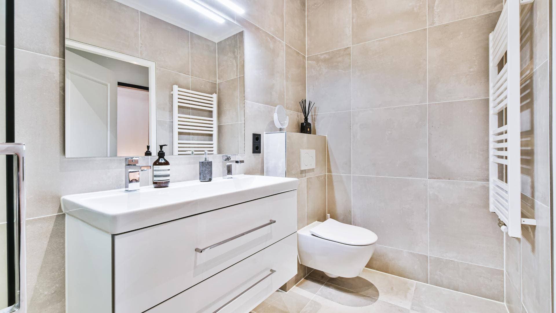 En-suite advice: should you create an extra bathroom?