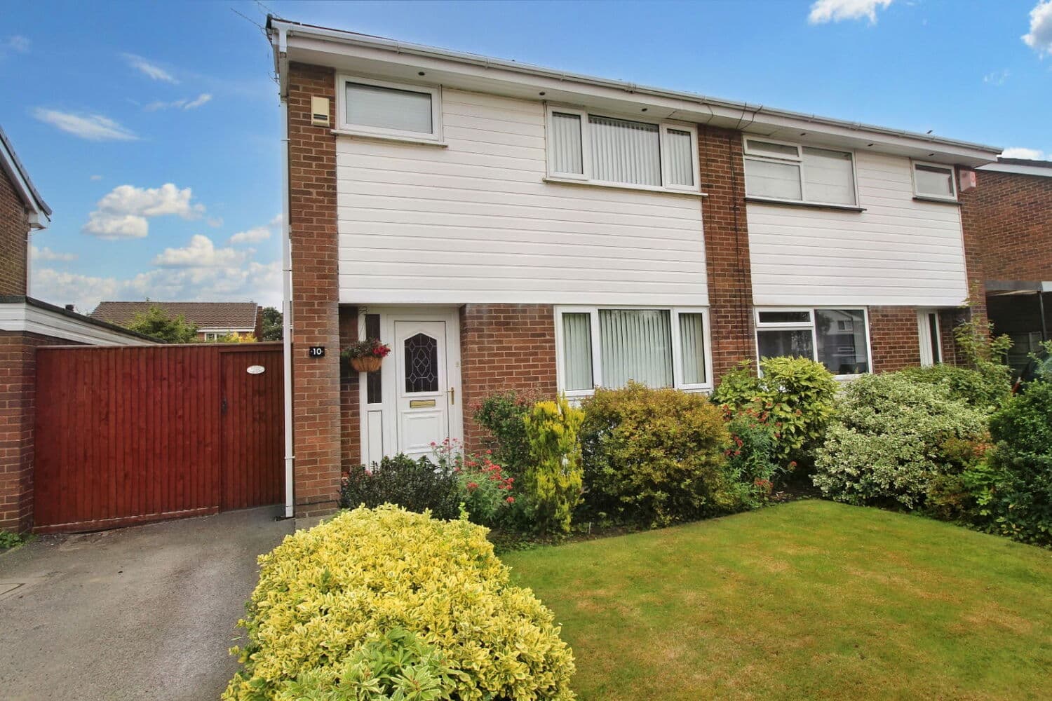 10 Ledge Ley, Cheadle Hulme, Cheadle, SK8 6SQ