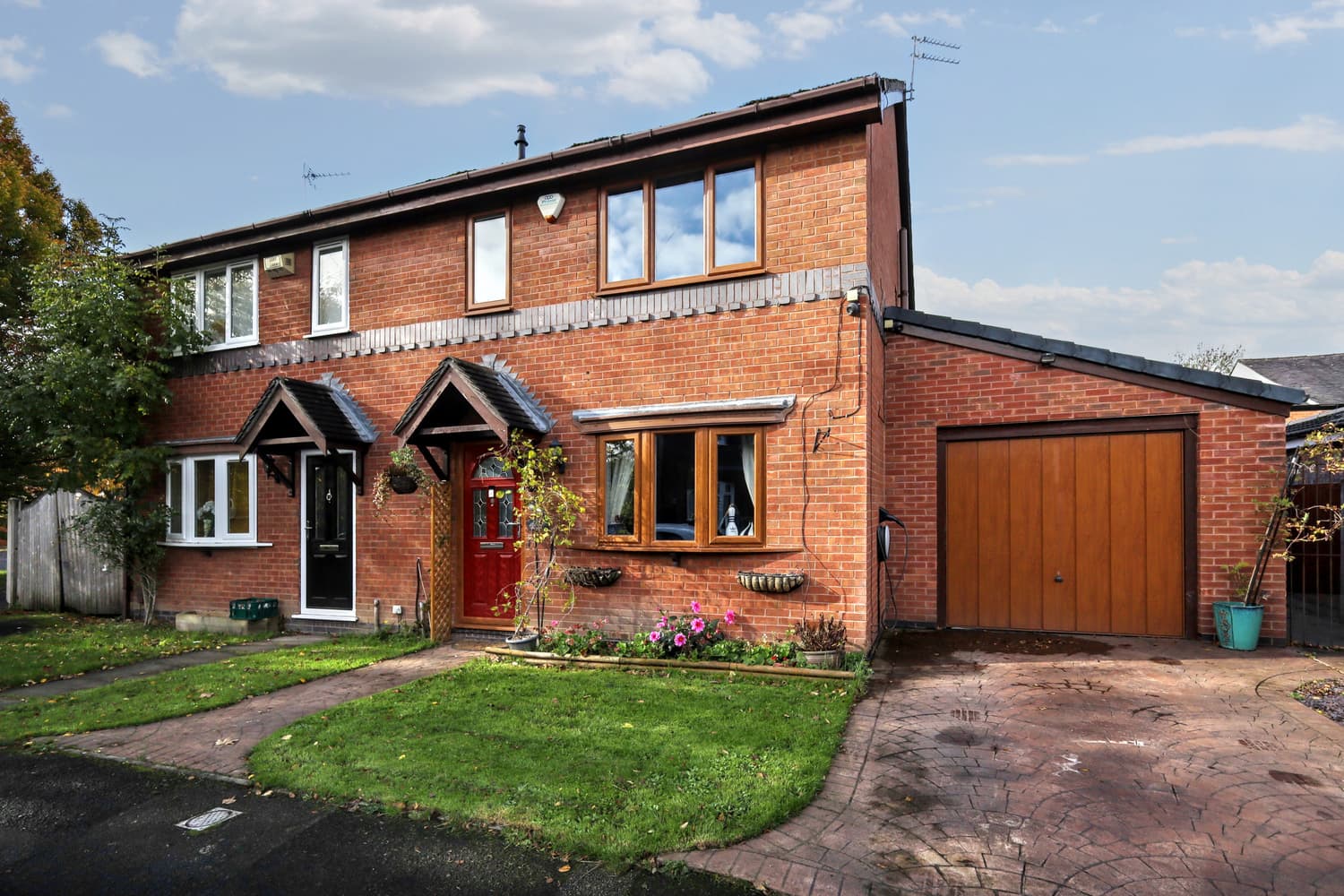 68 New Hey Road, Cheadle, Cheshire, SK8 2AQ